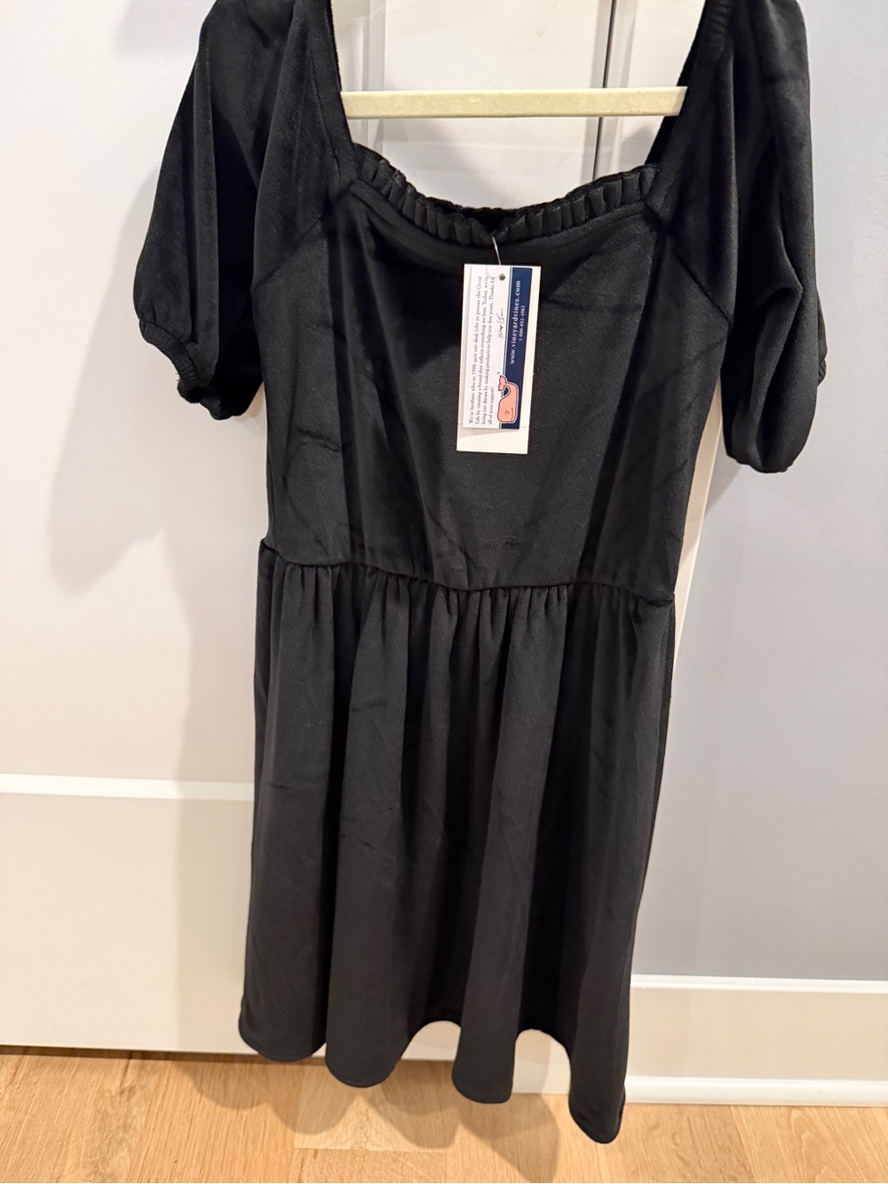 Vineyard Vines Black Puff-Sleeve Square Neck Dress